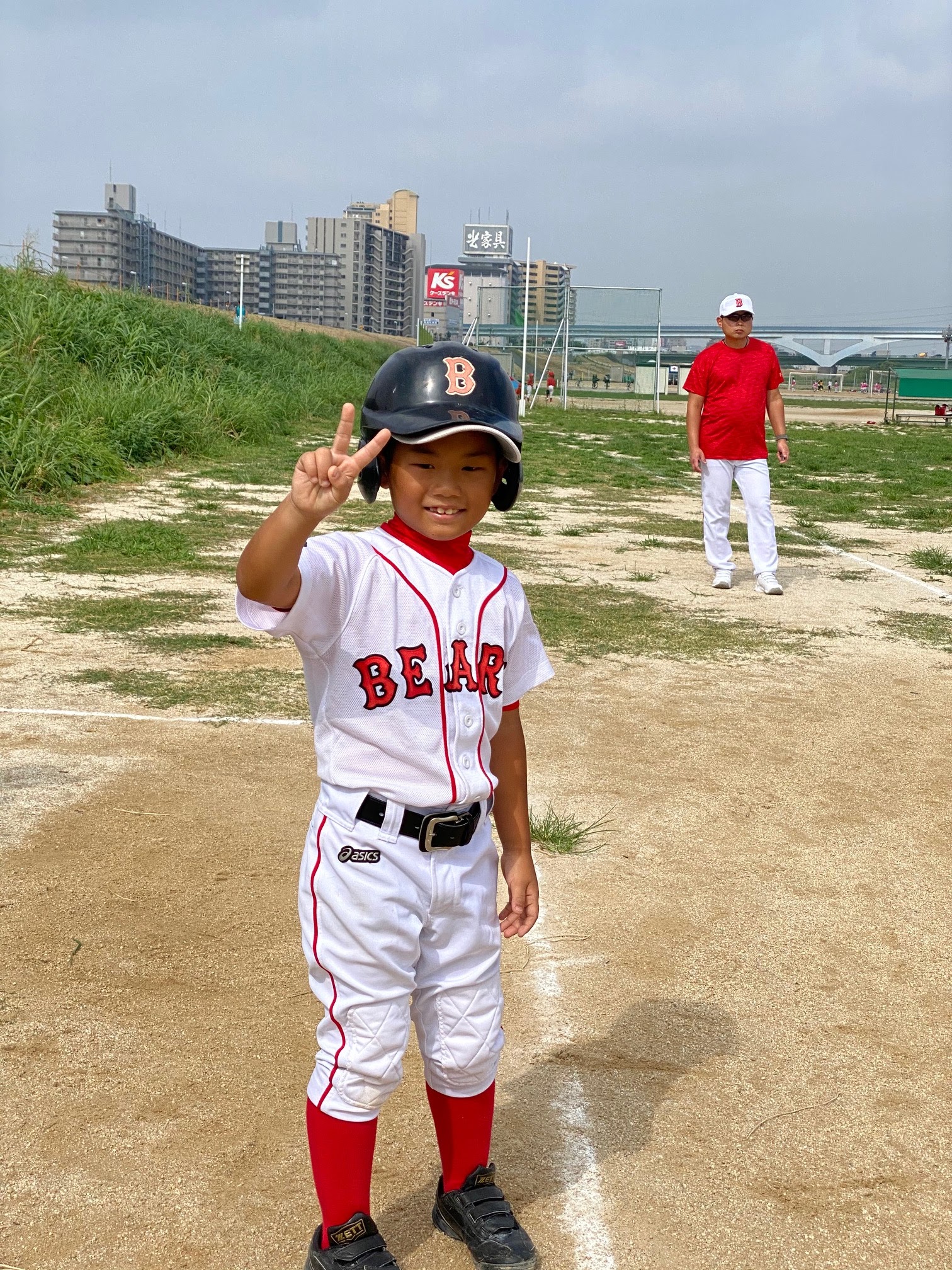 2年生、小さいながらも力強いスイングで初HR！ しかも、スリーラン！！！おめでとう🎉