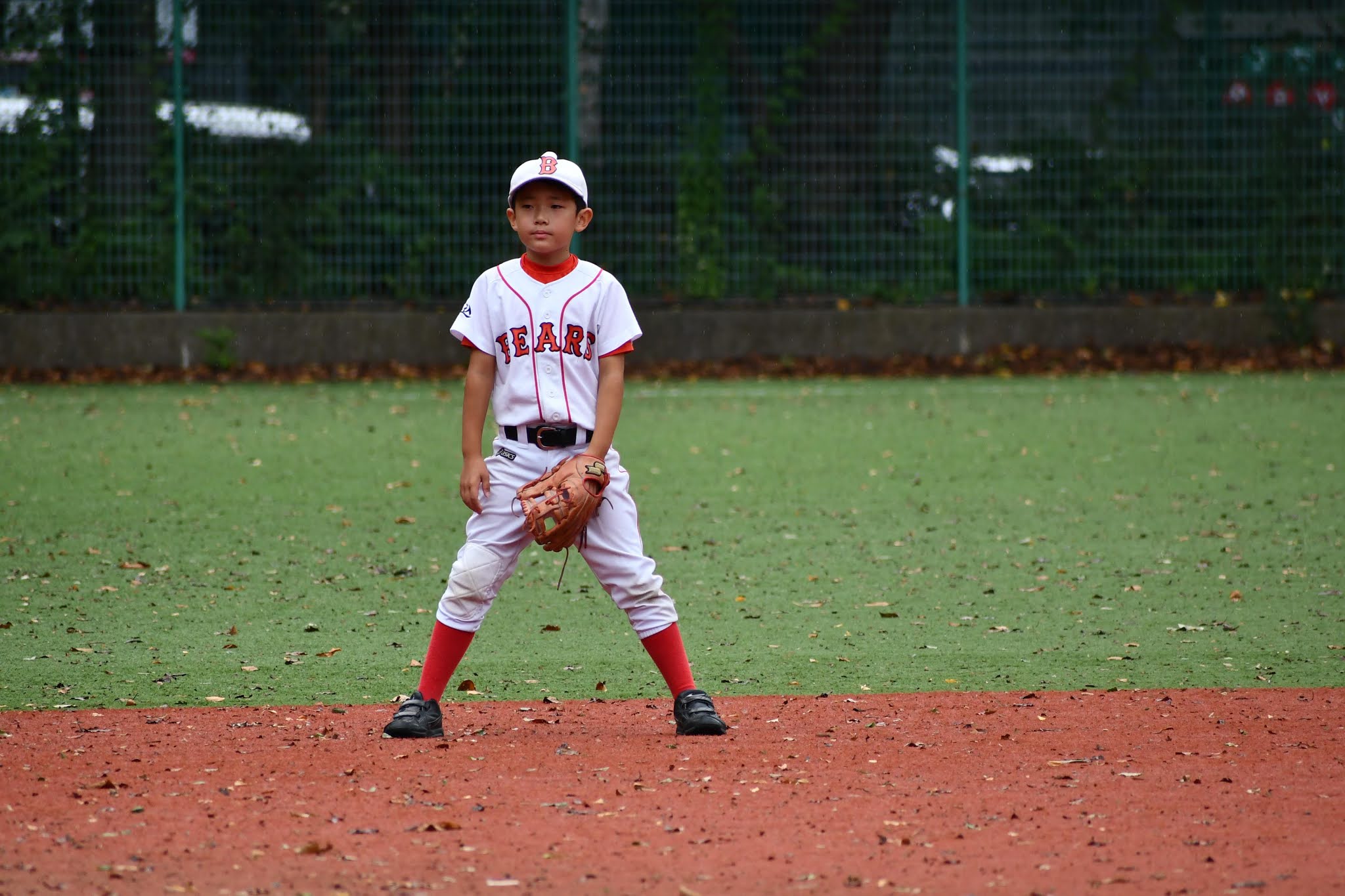 レフトくん、走りながらレフトフライに飛びついたけど勢いつきすぎて転倒してボールを落っことすも、すぐさま拾ってセカンドでアウト！いいプレーでした。