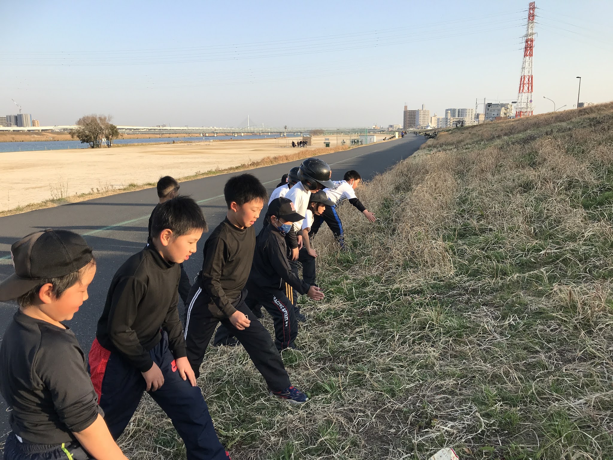 もはや河川敷練習恒例の・・・